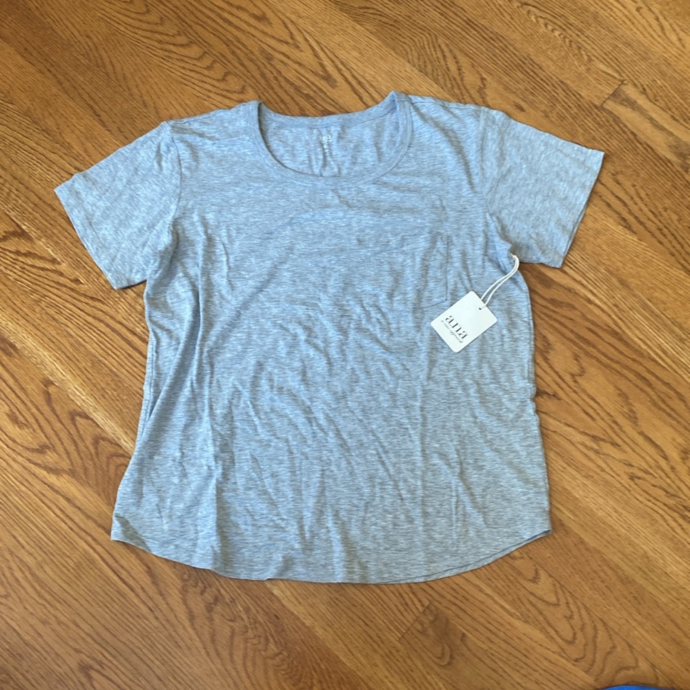 a.n.a Women’s gray pocket t-shirt size M